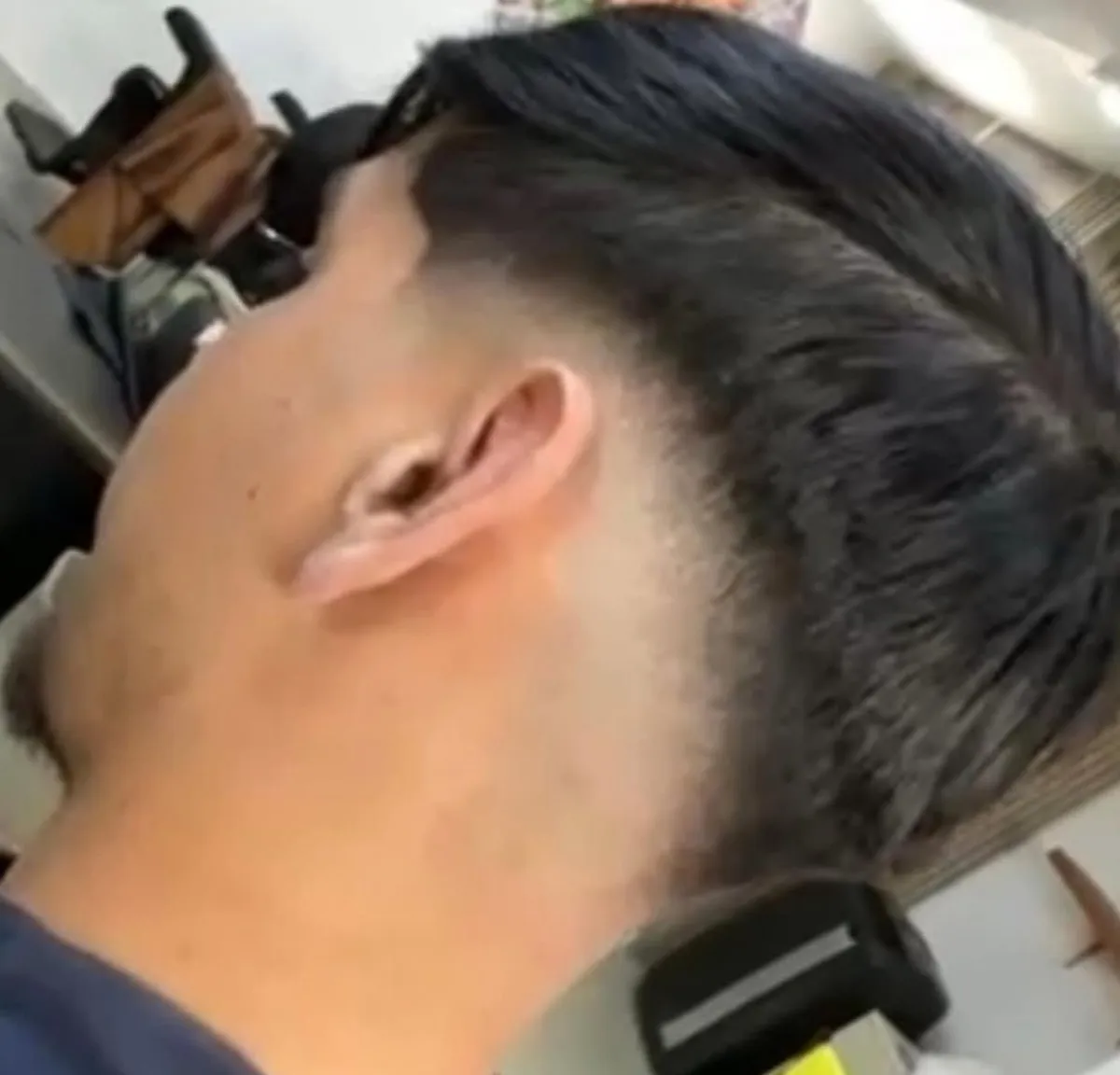 Taper con volumen arriba en 5.55 Barbershop